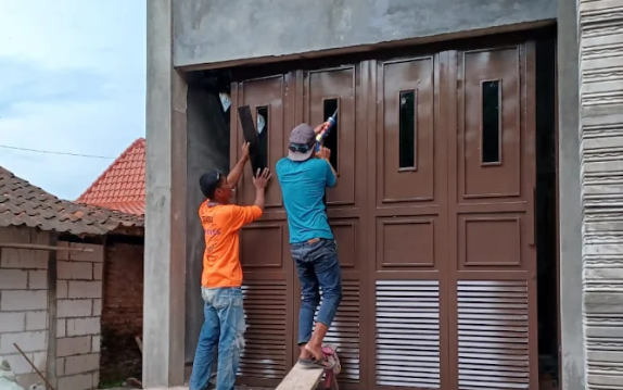 Pembuatan Pintu Garasi Rolling Door
